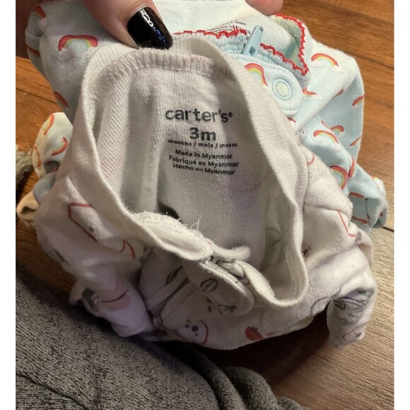 Carters Lot Of 2 Baby Girl Sleepers 3 Months Zipper Footed Rainbow Butterfly - Picture 6 of 9